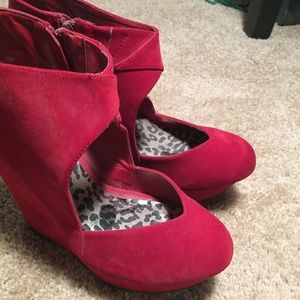 Red Wedges by DollHouse